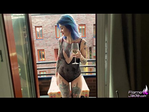 ❤️ Ragazza tremenda chì succhia cù una bocca è cazzo appassionatamente sottu à u celu apertu Pornografia dura à noi ❤